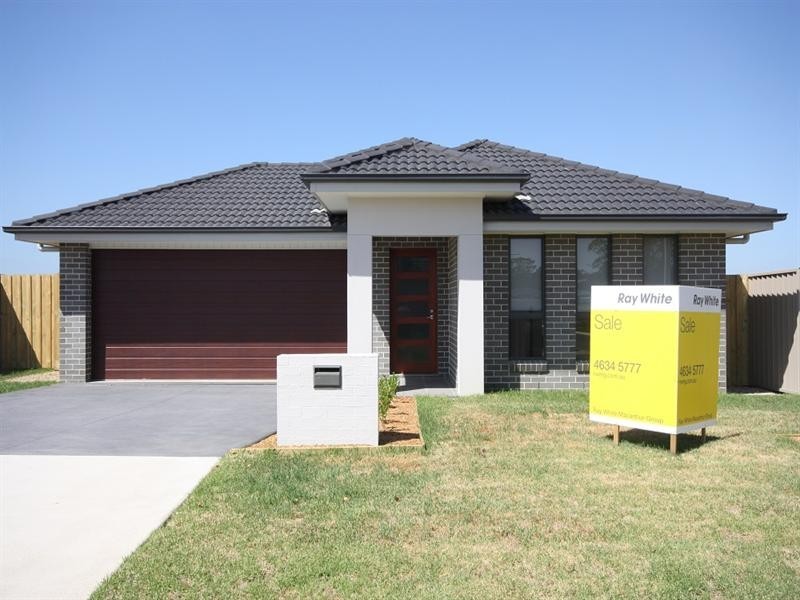 8 Lewis Street, Spring Farm NSW 2570