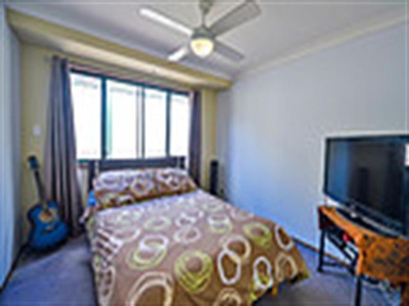 6` Dorcas Place, Rosemeadow NSW 2560