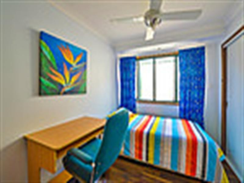 6` Dorcas Place, Rosemeadow NSW 2560