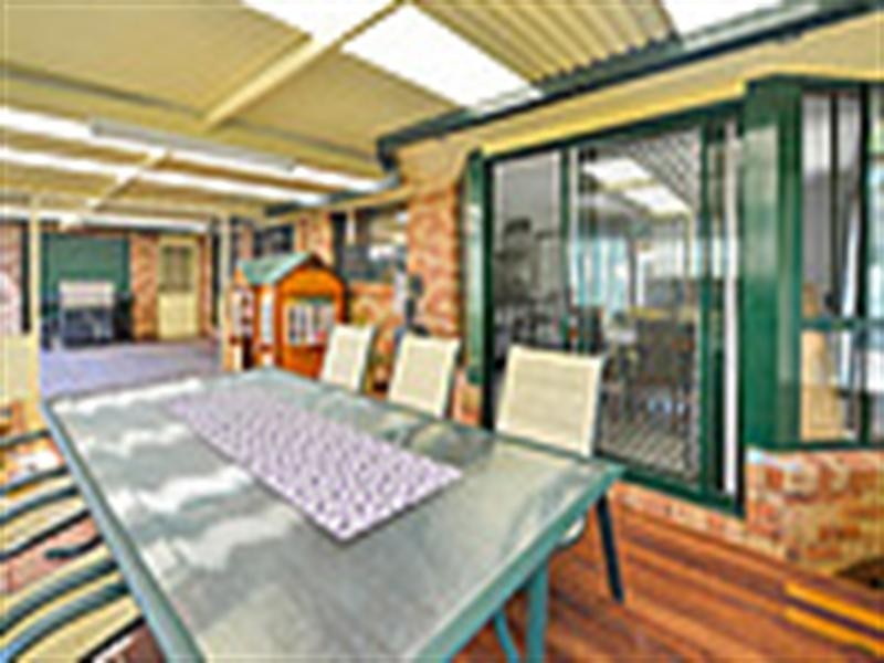 6` Dorcas Place, Rosemeadow NSW 2560