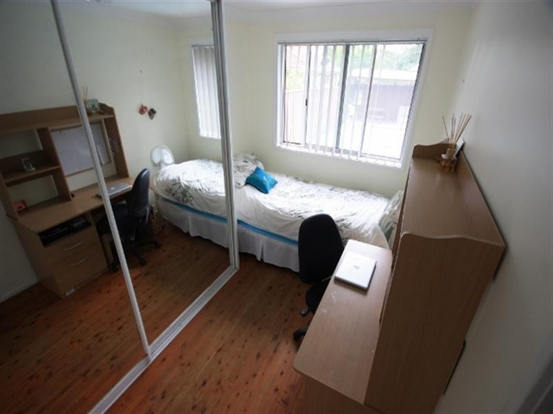 4 Hastings Place, Campbelltown NSW 2560