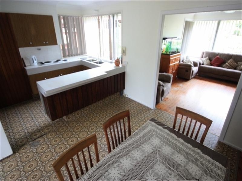 4 Hastings Place, Campbelltown NSW 2560