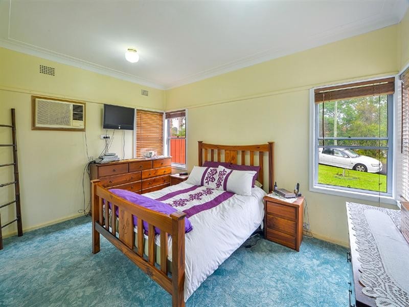 13 Hilltop Crescent, Campbelltown NSW 2560