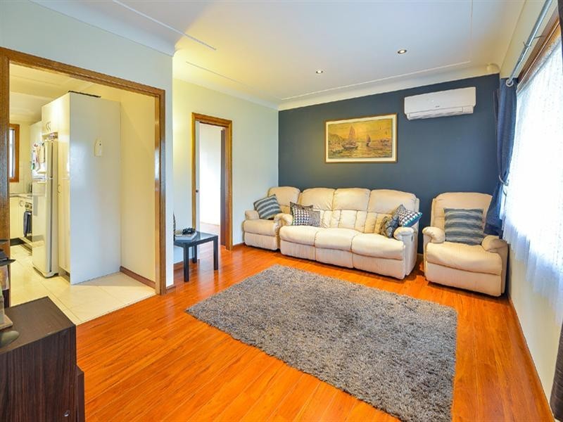 31 Hoddle Avenue, Campbelltown NSW 2560