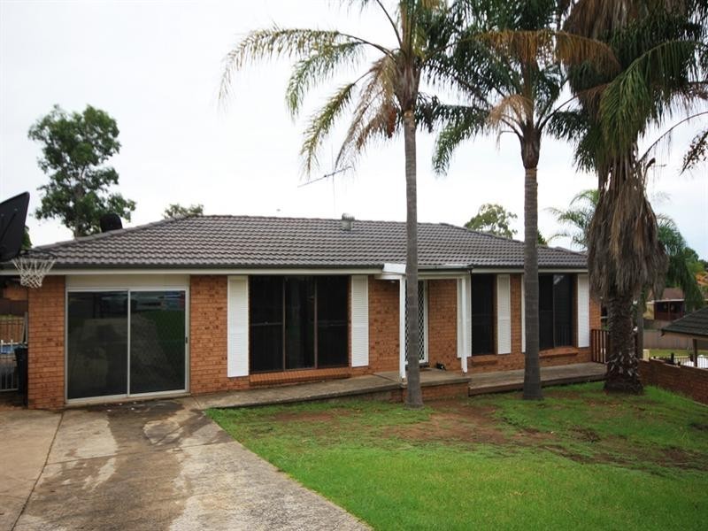 7 Lerwick Place, St Andrews NSW 2566