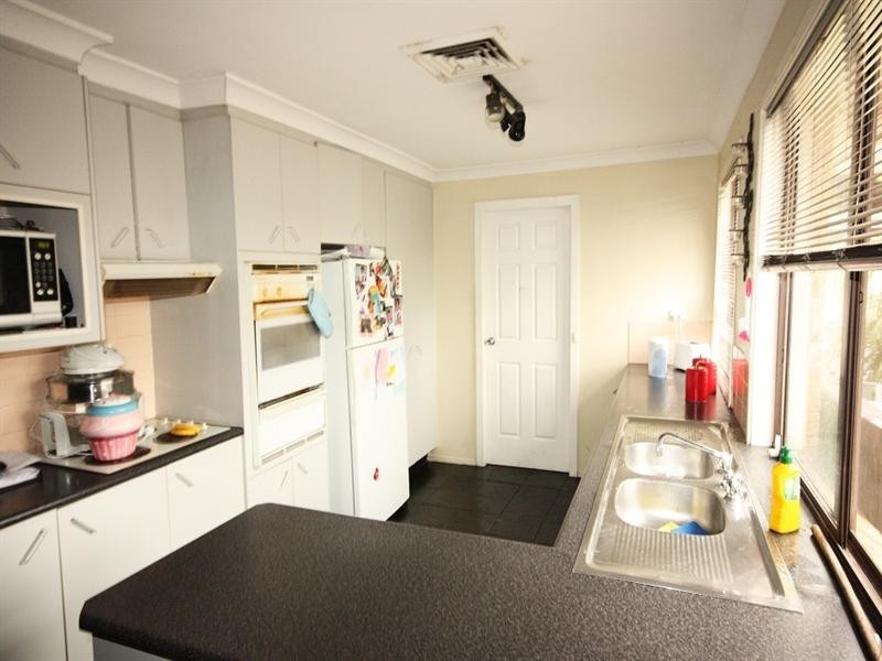 7 Lerwick Place, St Andrews NSW 2566