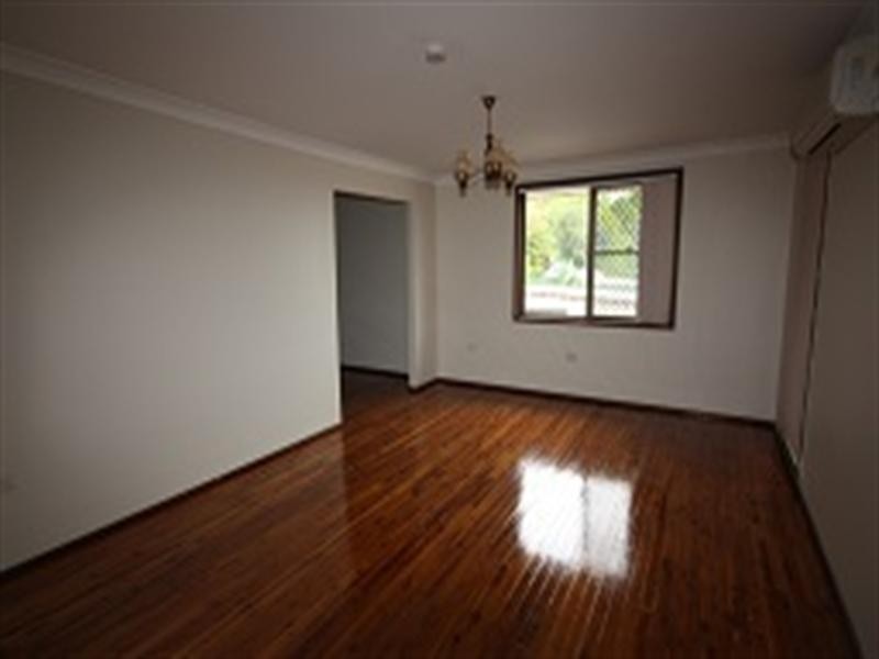 8 Norton Place, Minto NSW 2566