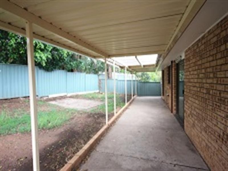 8 Norton Place, Minto NSW 2566