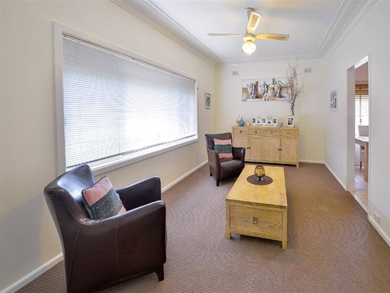 32 Grandview Street, Campbelltown NSW 2560