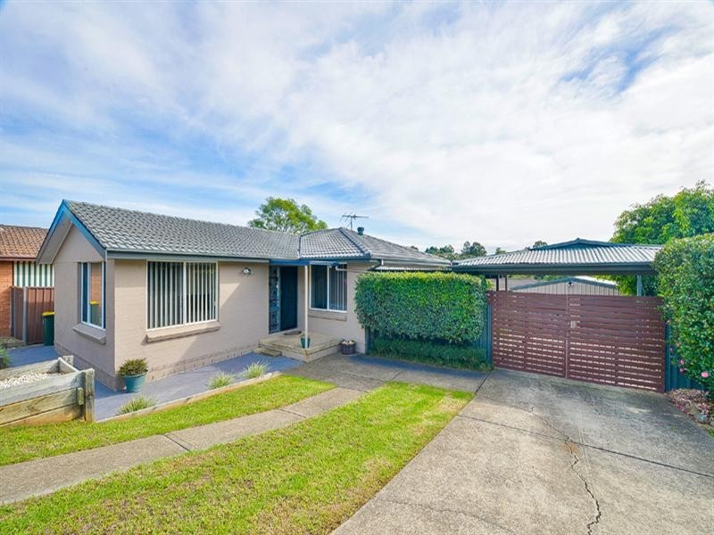 9 Scarus Place, Rosemeadow NSW 2560