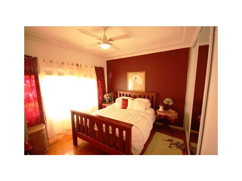 35 Grandview Drive, Campbelltown NSW 2560