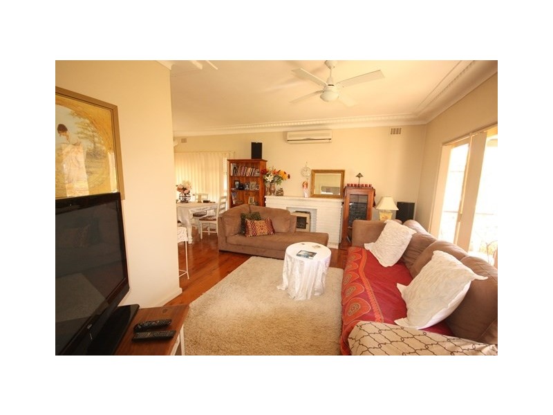 35 Grandview Drive, Campbelltown NSW 2560