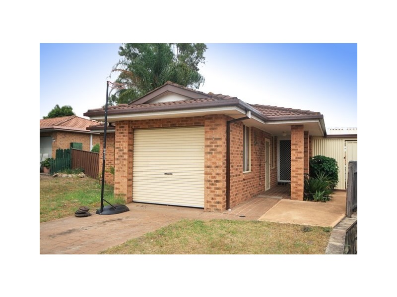 6 Anne Way, Macquarie Fields NSW 2564