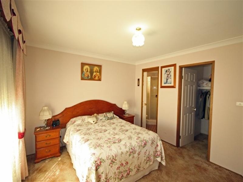 104 Abington Crescent, Glen Alpine NSW 2560