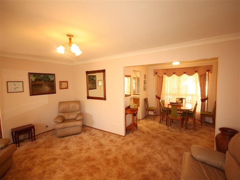 104 Abington Crescent, Glen Alpine NSW 2560