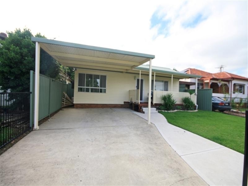 14 Phyllis Street, Minto NSW 2566