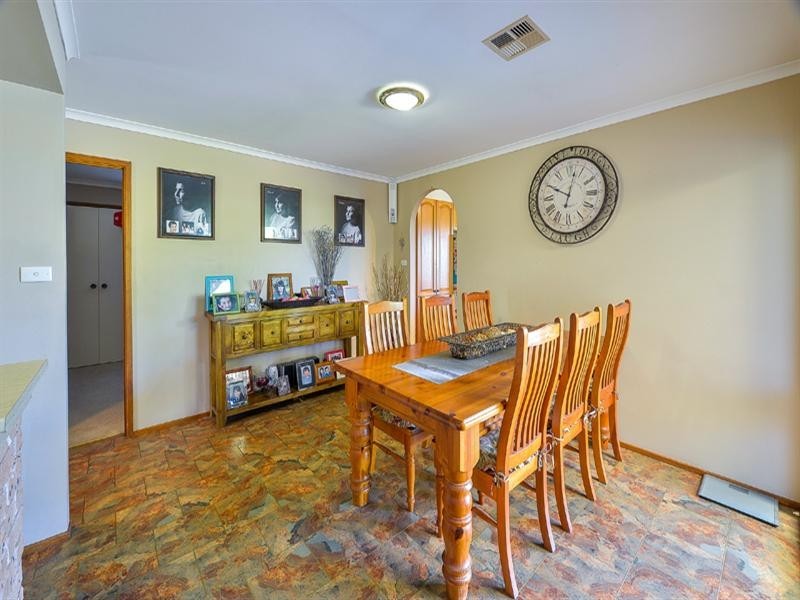 2 Mackenzie Place, Kearns NSW 2558