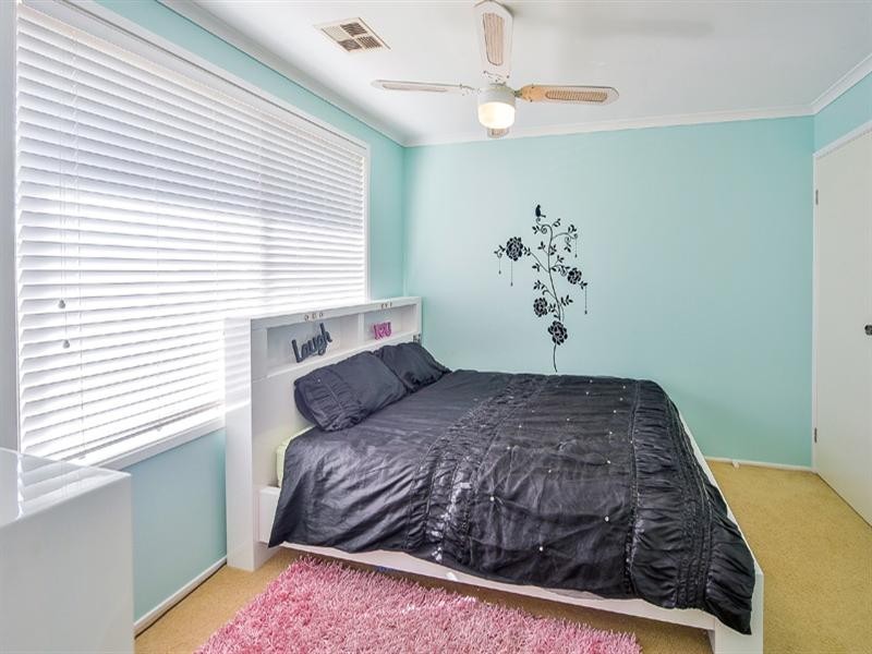 2 Mackenzie Place, Kearns NSW 2558