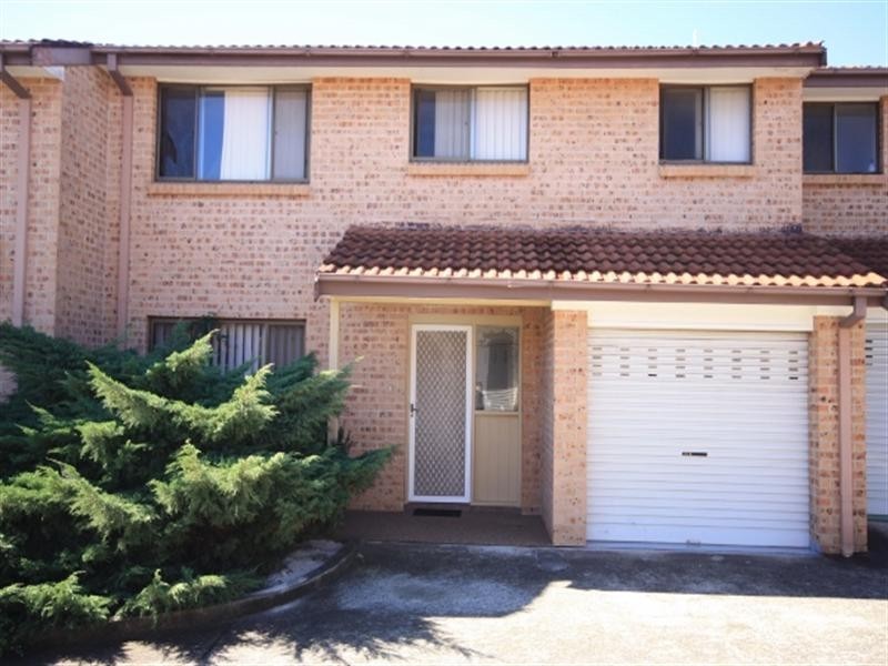 4/167 Waminda Avenue, Campbelltown NSW 2560