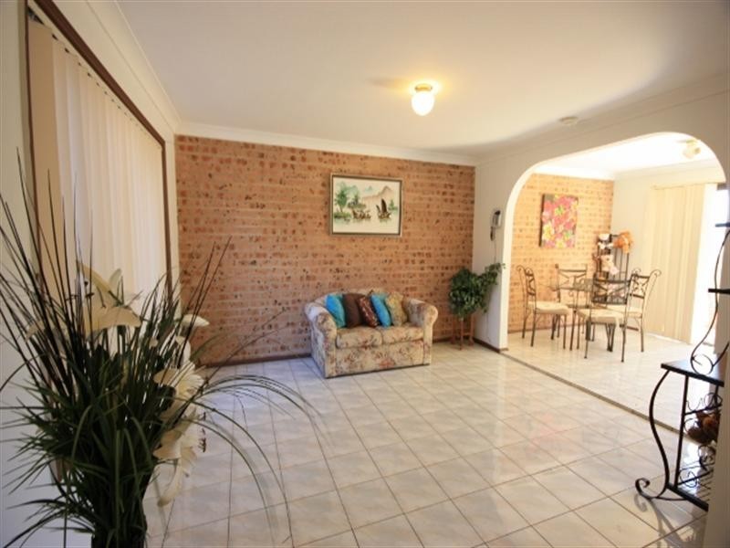 4/167 Waminda Avenue, Campbelltown NSW 2560