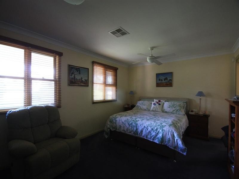 15 Lissanthe Street, Mount Annan NSW 2567