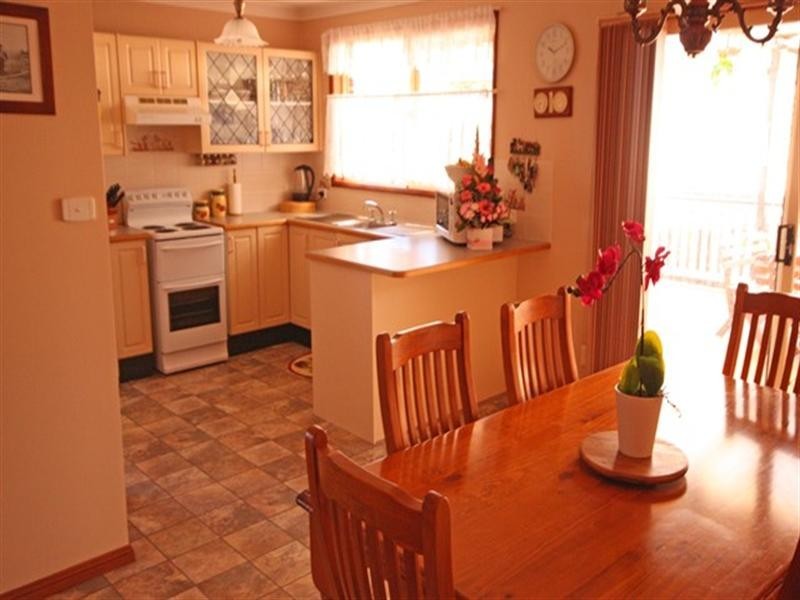 41 Columbia Street, Kearns NSW 2558