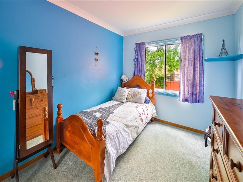 13 Hilltop Crescent, Campbelltown NSW 2560