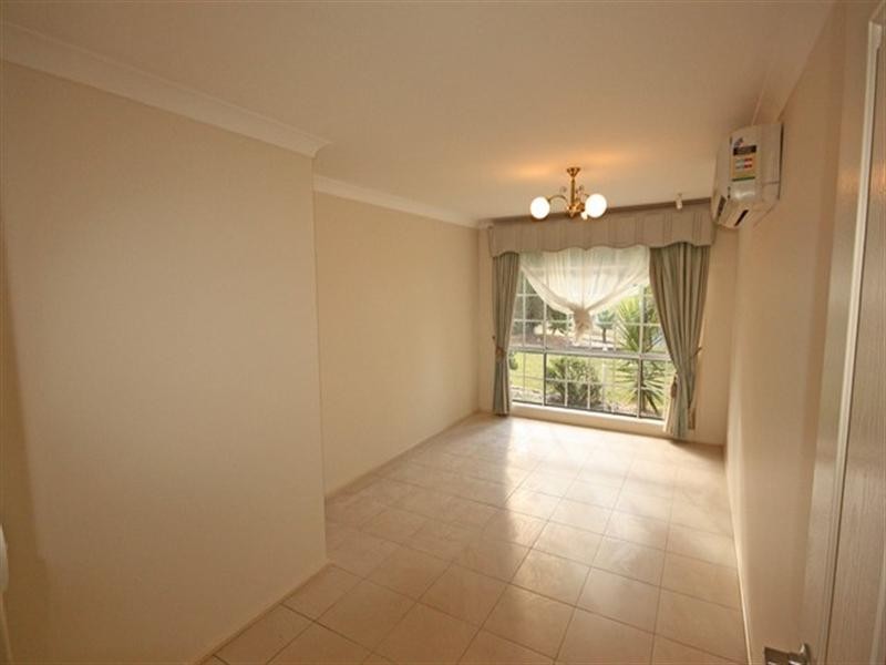 29 Columbia Street, Kearns NSW 2558