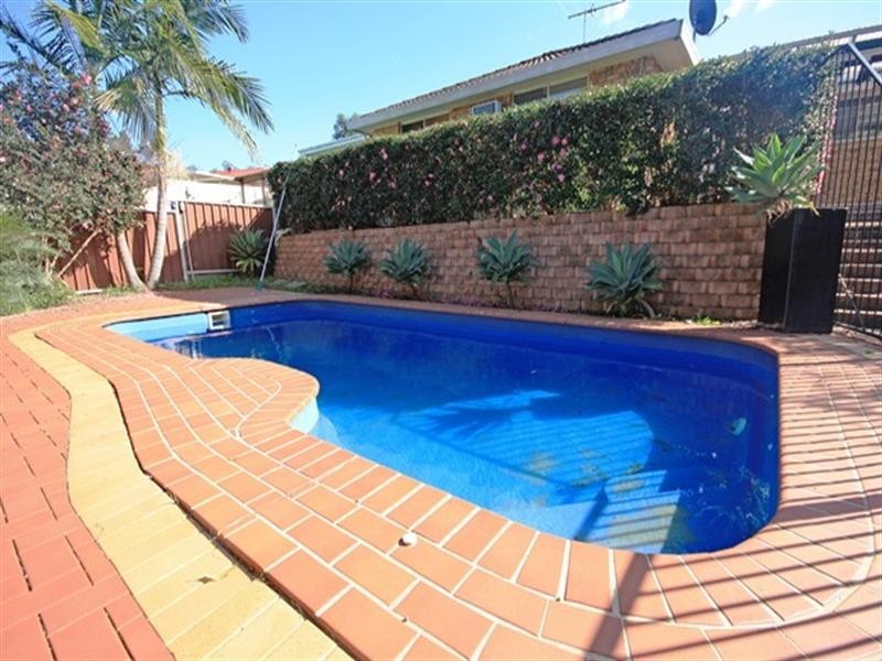 29 Columbia Street, Kearns NSW 2558