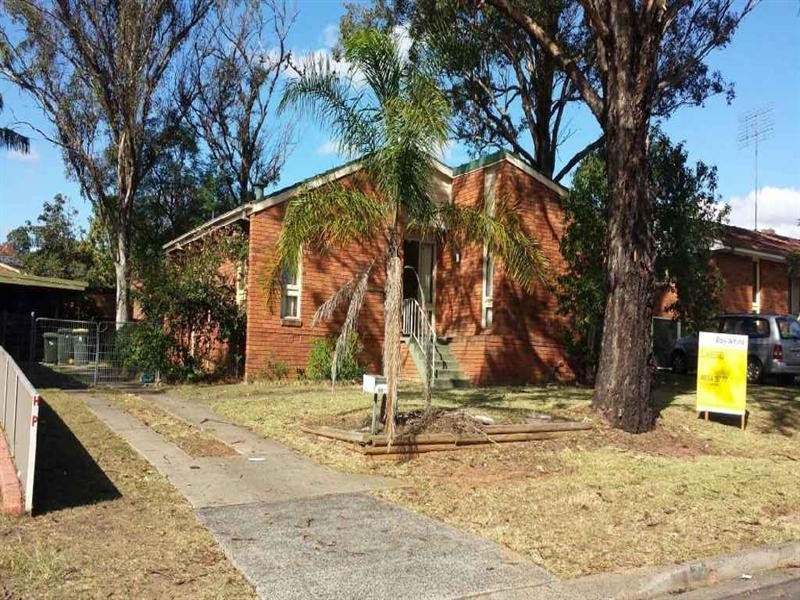 60 Currawong Street, Ingleburn NSW 2565