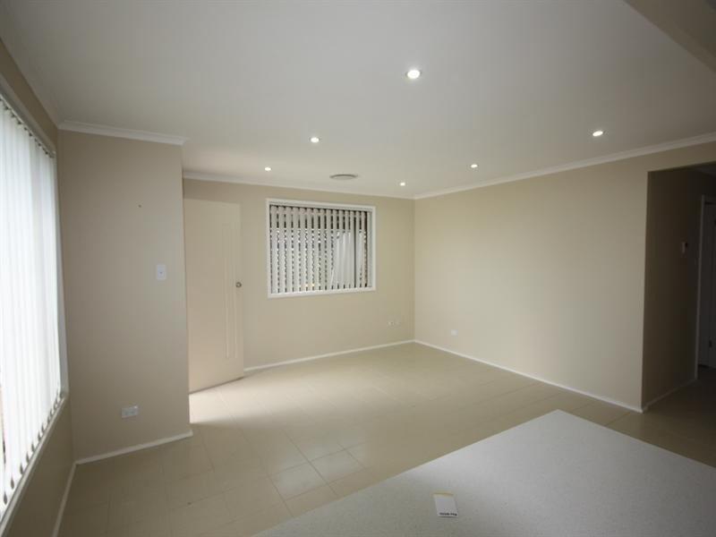 6 Cordelia Street, Rosemeadow NSW 2560