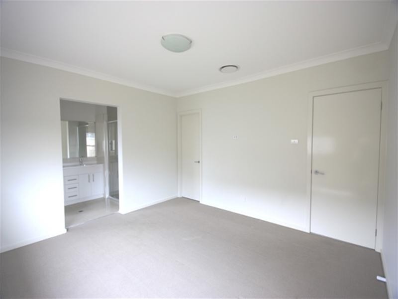 12 Central Avenue, Oran Park NSW 2570