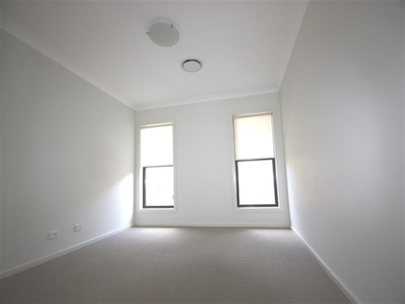 12 Central Avenue, Oran Park NSW 2570