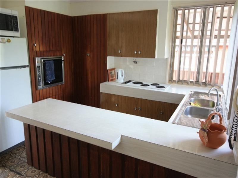 4 Hastings Place, Campbelltown NSW 2560