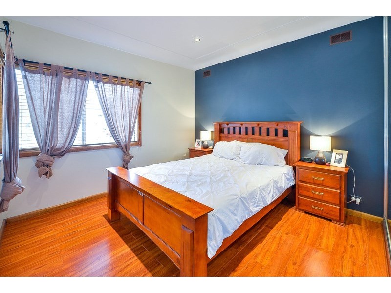 31 Hoddle Avenue, Campbelltown NSW 2560