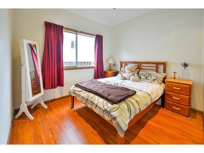 31 Hoddle Avenue, Campbelltown NSW 2560