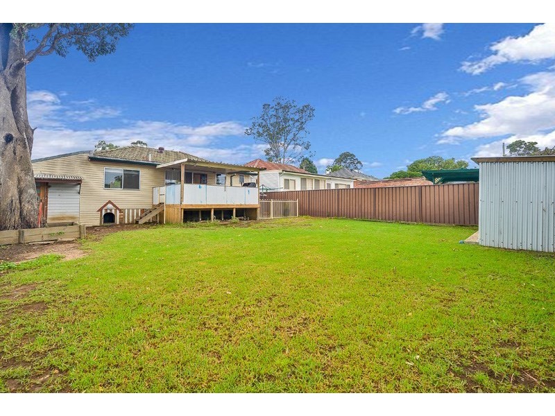 31 Hoddle Avenue, Campbelltown NSW 2560