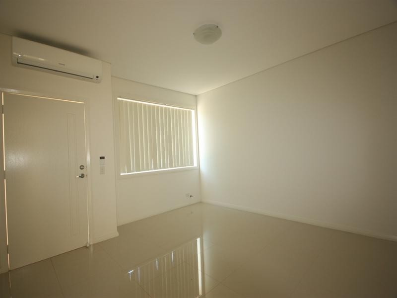 17/221A Waterworth Drive, Mount Annan NSW 2567