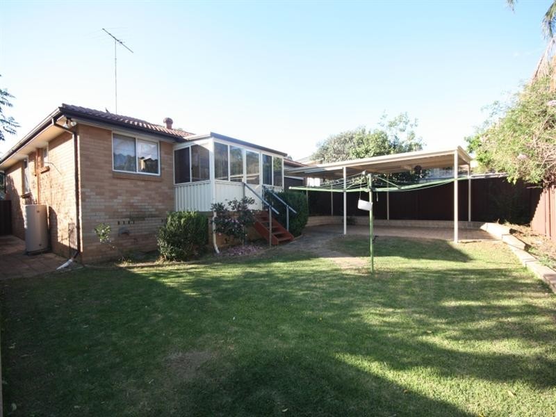 6 Pinot Street, Eschol Park NSW 2558