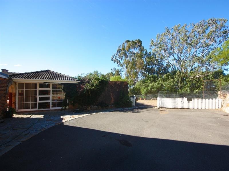 12 St David’s Road, Varroville NSW 2566