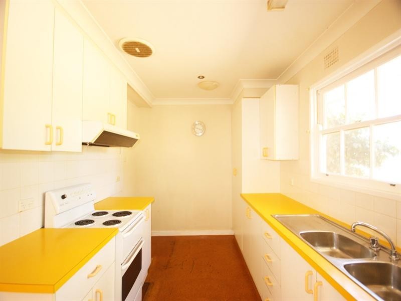 12 St David’s Road, Varroville NSW 2566