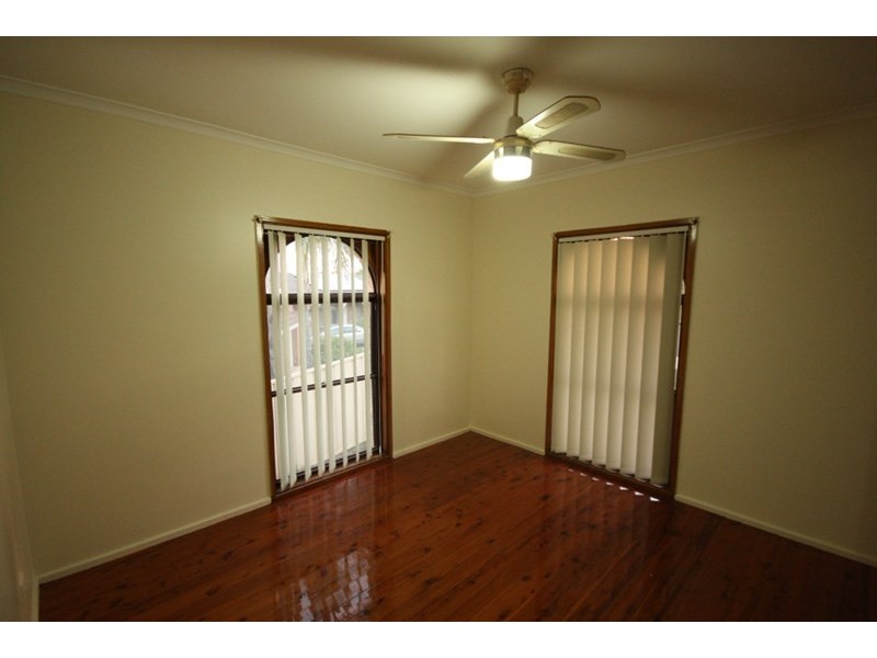 30 Thompson Close, Minto NSW 2566