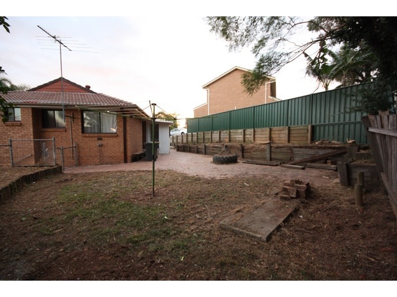 30 Thompson Close, Minto NSW 2566