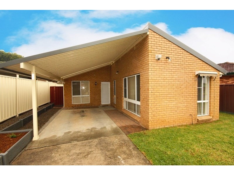 16 Mundarda Place, St Helens Park NSW 2560