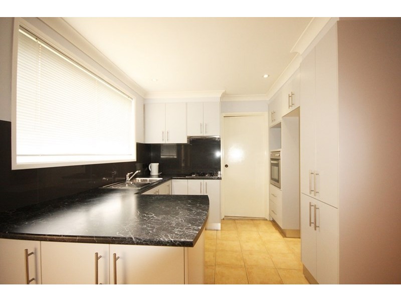 16 Mundarda Place, St Helens Park NSW 2560