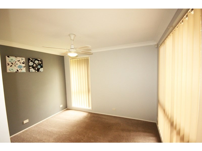 16 Mundarda Place, St Helens Park NSW 2560