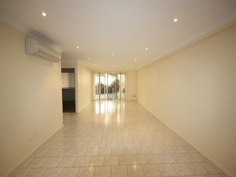 20 Merryweather Close, Minto NSW 2566