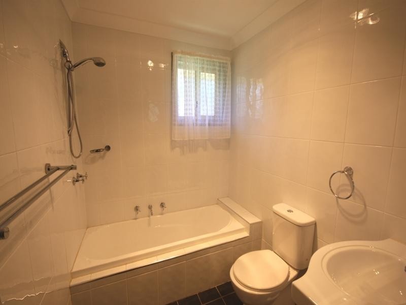 20 Merryweather Close, Minto NSW 2566