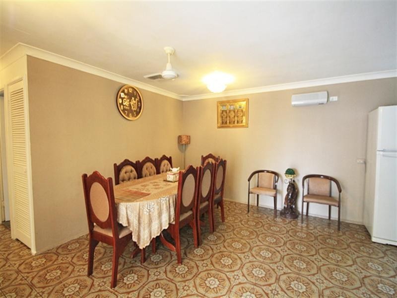 25 Atchison Road, Macquarie Fields NSW 2564