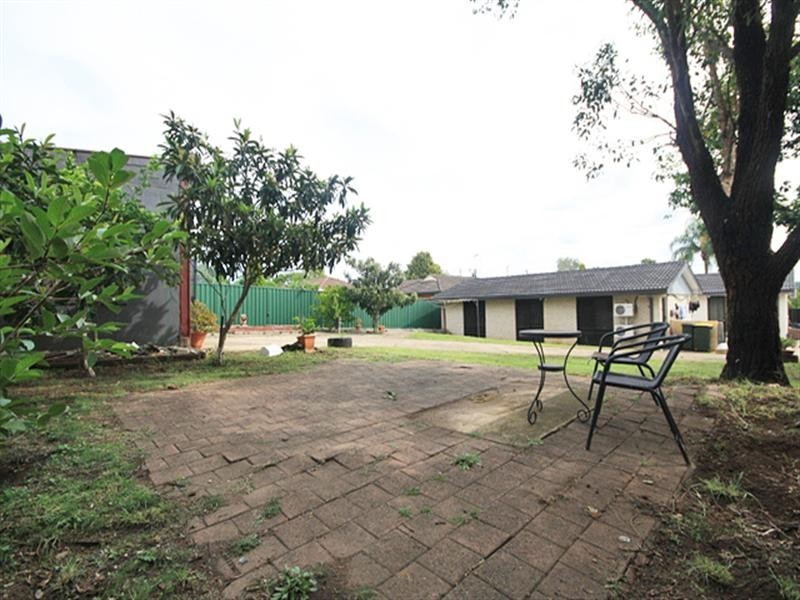 25 Atchison Road, Macquarie Fields NSW 2564